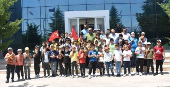 Afyonkarahisar Fatih Yaz Kuran KursuAfyonkarahisar Fatih Yaz Kuran Kursu öğrencileri spor tesislerini Gezdi 