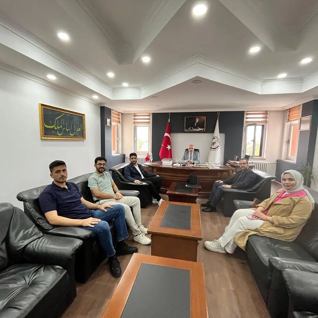 Afyonkarahisar Baro Başkanı Av. Turgay Şahin'i Hukuk Fakültesi Öğrencileri Ziyaret Etti