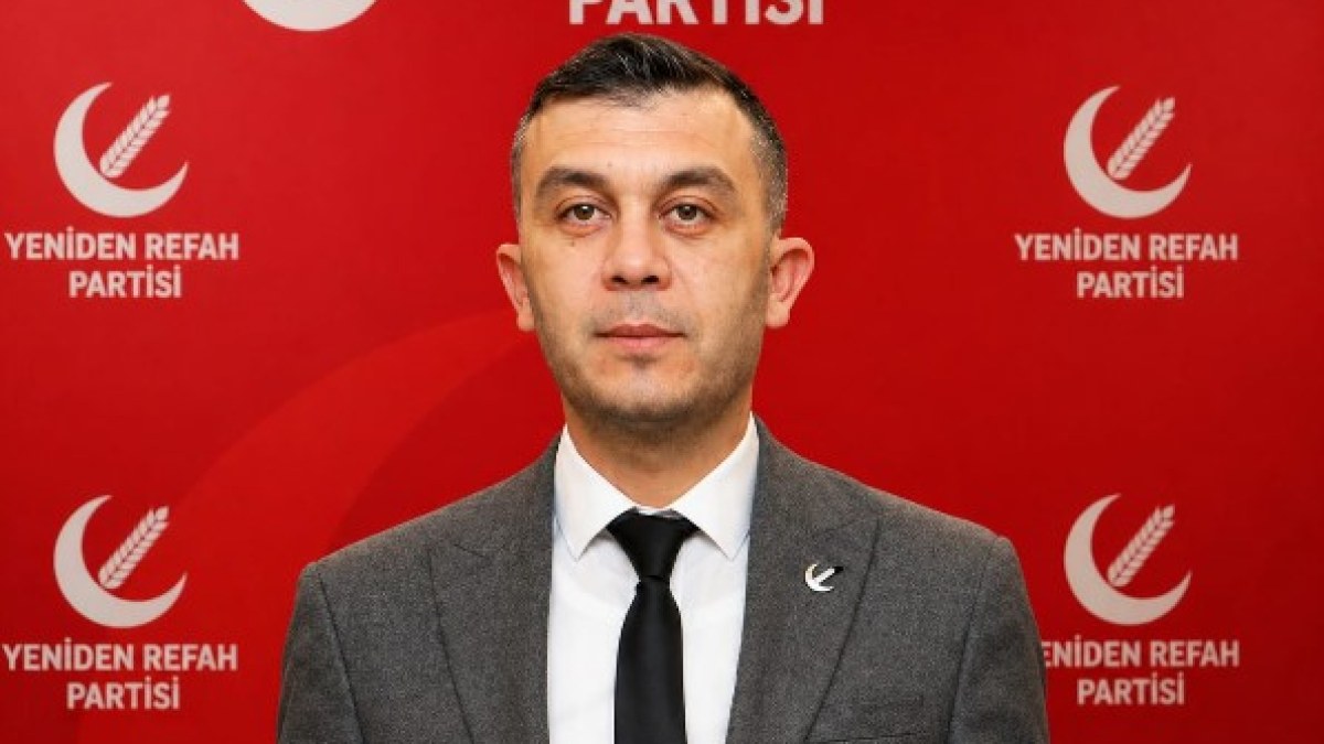 Sayın Burcu Köksal’ın CHP’den AK Parti’ye geçişi; ne bir hizmet arayışı, ne de bir siyasi tercihtir.