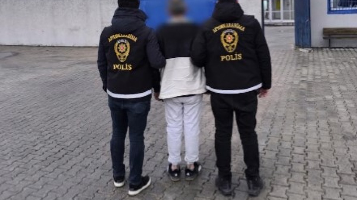 Aranan Hükümlü Uyuşturucu Ticareti Suçundan Yakalanarak Cezaevine Teslim Edildi