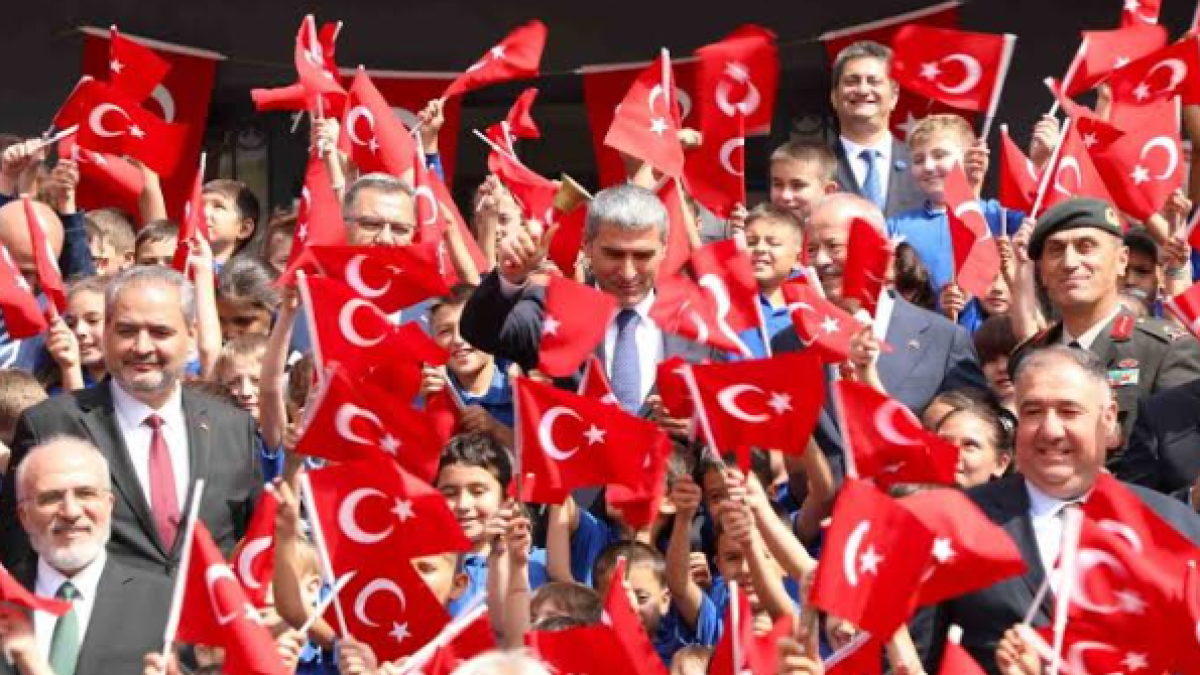 AFYONKARAHİSAR’DA 142 BİN ÖĞRENCİ İÇİN YENİ EĞİTİM YILI BAŞLADI