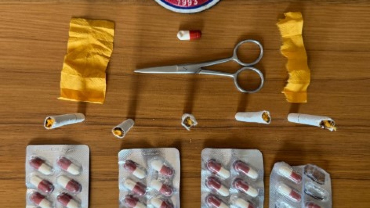 Afyonkarahisar'da Göçmen Kaçakçılığı Operasyonu: 8 Düzensiz Göçmen Yakalandı, 1 Şüpheliye Adli İşlem Yapıldı.