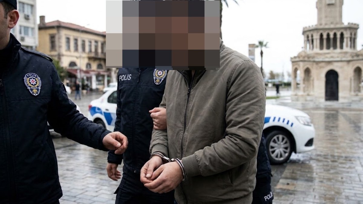 İzmir’de “Polis Haber” Maskesiyle Silahlı Paylaşım Yapan Şüpheli Yakalandı