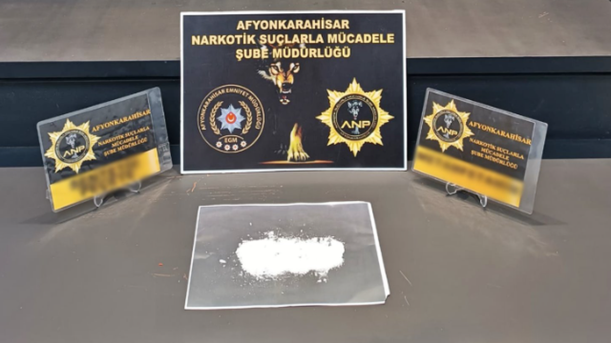 Afyonkarahisar’da Uyuşturucu Alarmı! Şüphelinin Üzerinden Bakın Ne Çıktı