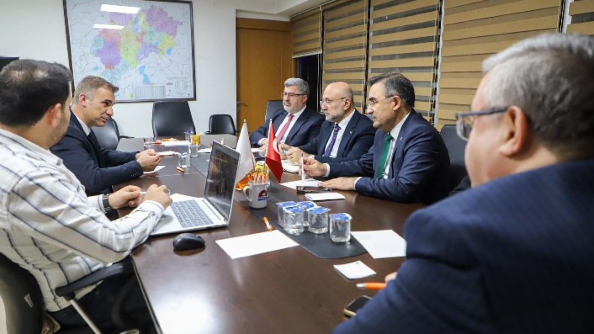 AFYONKARAHİSAR’DA ENERJİ VE DOĞALGAZ YATIRIMLARI MASAYA YATIRILDI