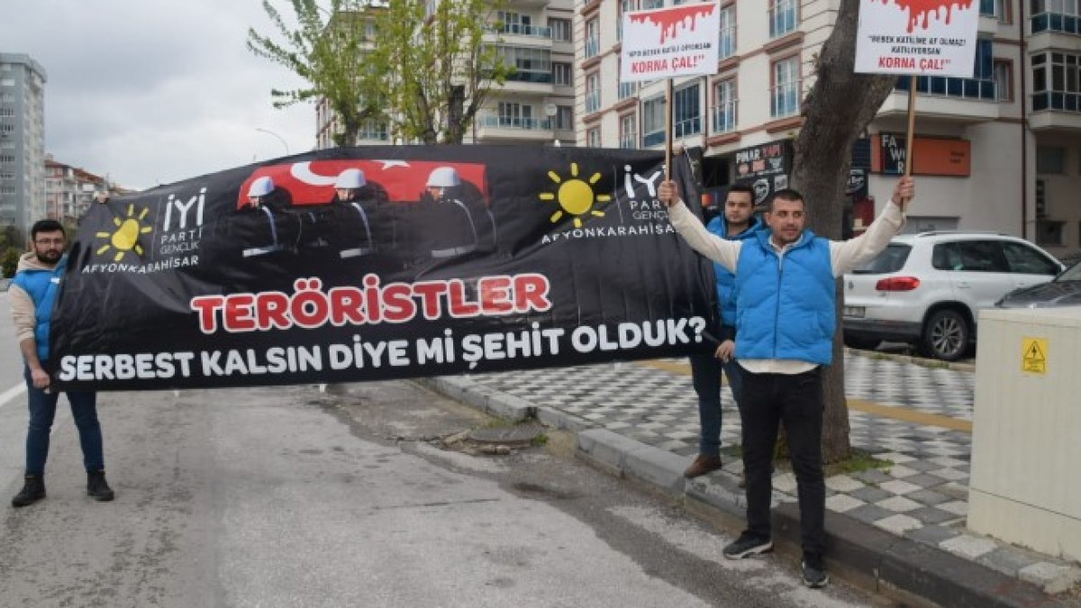 İYİ PARTİ GENÇLİK KOLLARI’NDAN TERÖRE TEPKİ - Galeri
