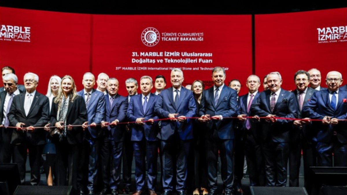 Doğal taşın kalbi İzmir’de atıyor