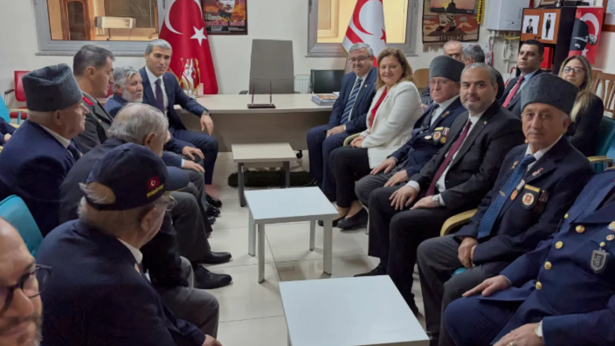 KENTİN ZİRVESİ ORADA BULUŞTU! AFYONKARAHİSAR’DA DUYGU DOLU DAKİKALAR: MİNNET BORCU ÖDENMEZ!