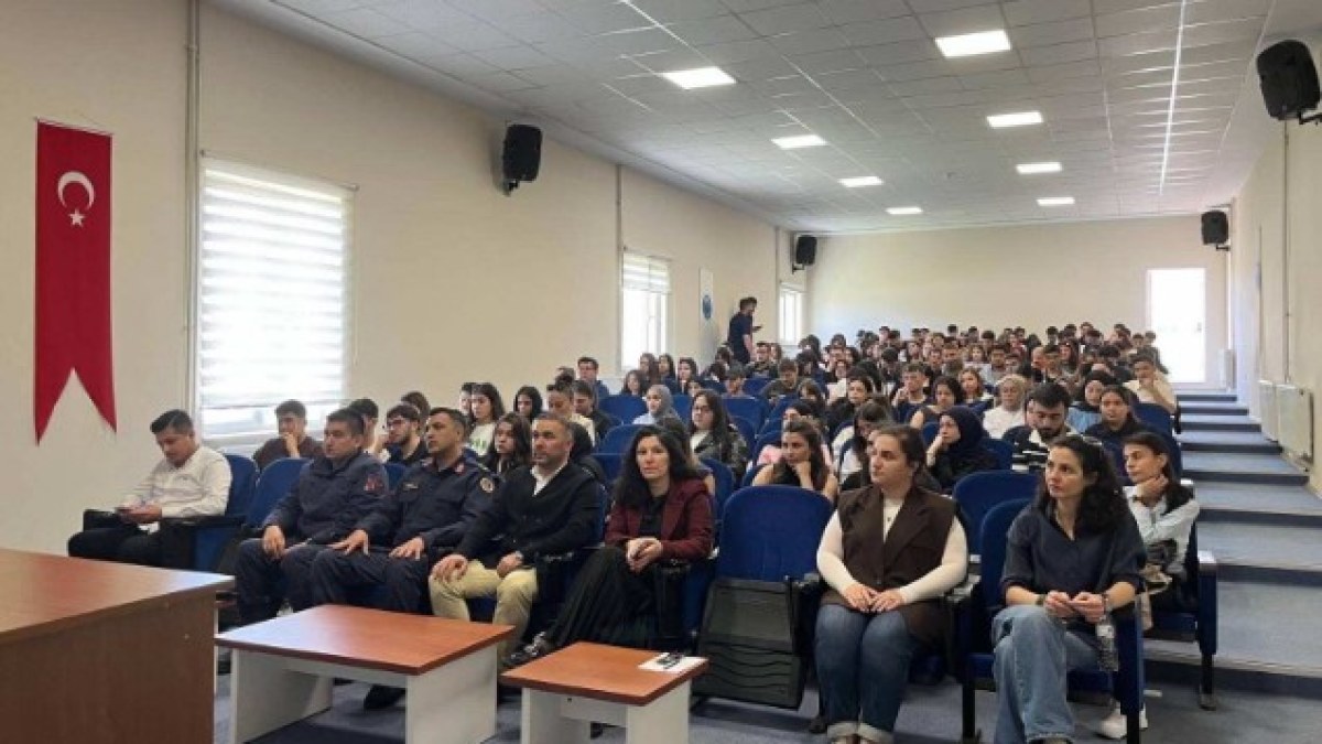 Afyonkarahisar’da “Bağımlılığa Karşı İlk Kale: Aile” Projesi Kapsamında Seminer Düzenlendi