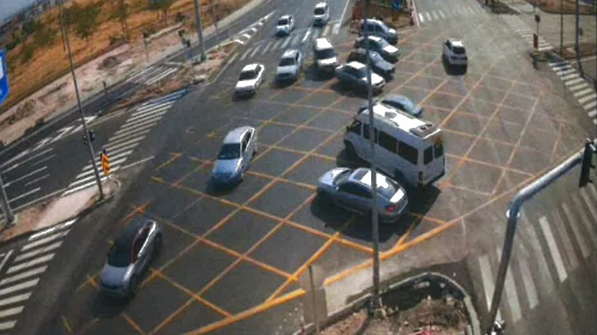 Akıllı Kavşakta Trafik Kurallarına Dikkat
