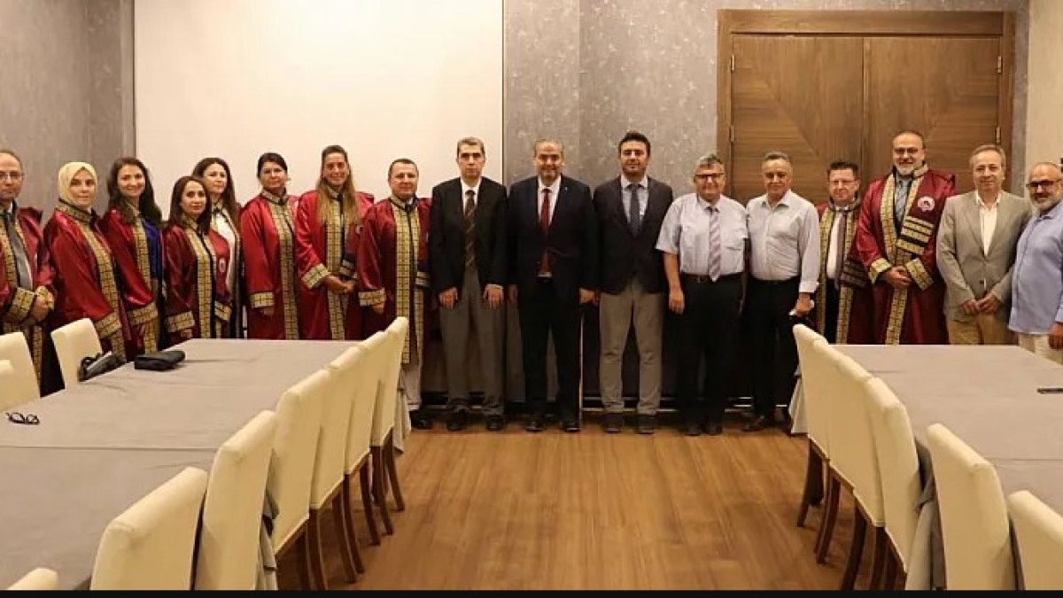 Afsü'de 11 Akademisyen İçin Yeni Dönem: Cübbeler Giyildi