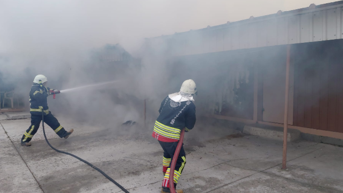 Veysel Karani Mahallesi’nde Çıkan Çiftlik Yangını Korkuttu.