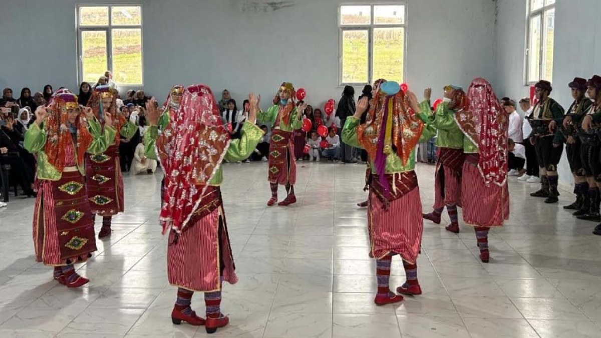 Afyon Lisesi 23 Nisan’ı Sarık Köyü’nde kutladı
