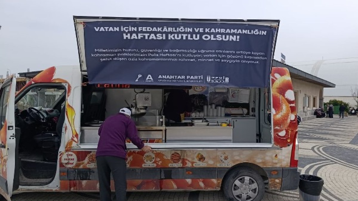 Polis Haftası ve Şehitler Haftası vesilesiyle Paşa Camii’nde vatandaşlara lokma Dagıtıldı.