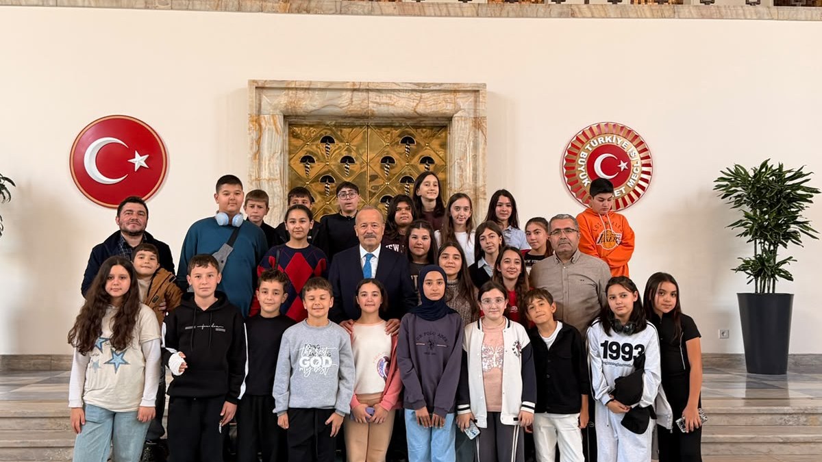 Milletvekili Mehmet Taytak, Afyonkarahisarlı Öğrencileri Meclis’te Ağırladı
