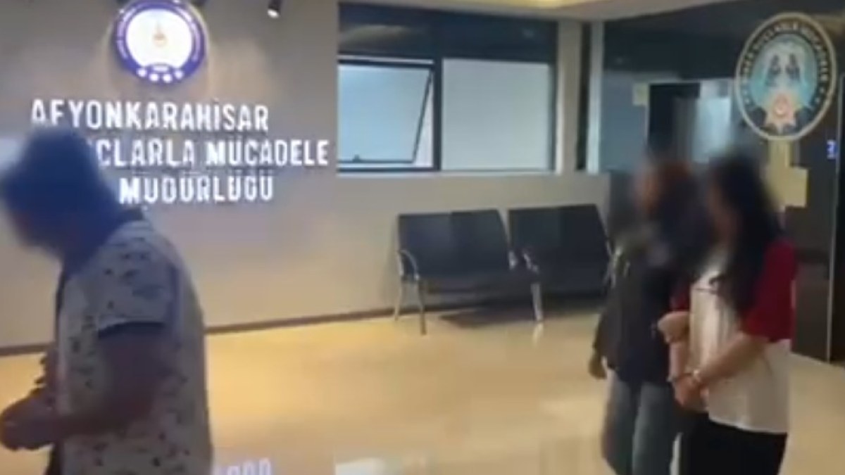 Afyonkarahisar Merkezli 8 İlde Dolandırıcılık Operasyonu: 11 Şüpheli Yakalandı