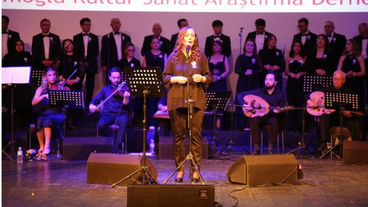 AKSAM’DAN 15. YILINA ÖZEL UNUTULMAYAN ŞARKILAR KONSERİ - Galeri