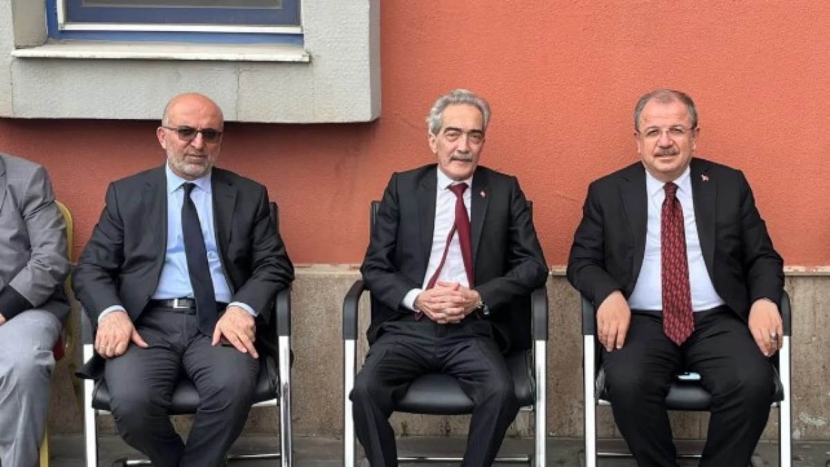 Cengiz Üstün, mazbatasını alarak yeni dönem görevine başladı.