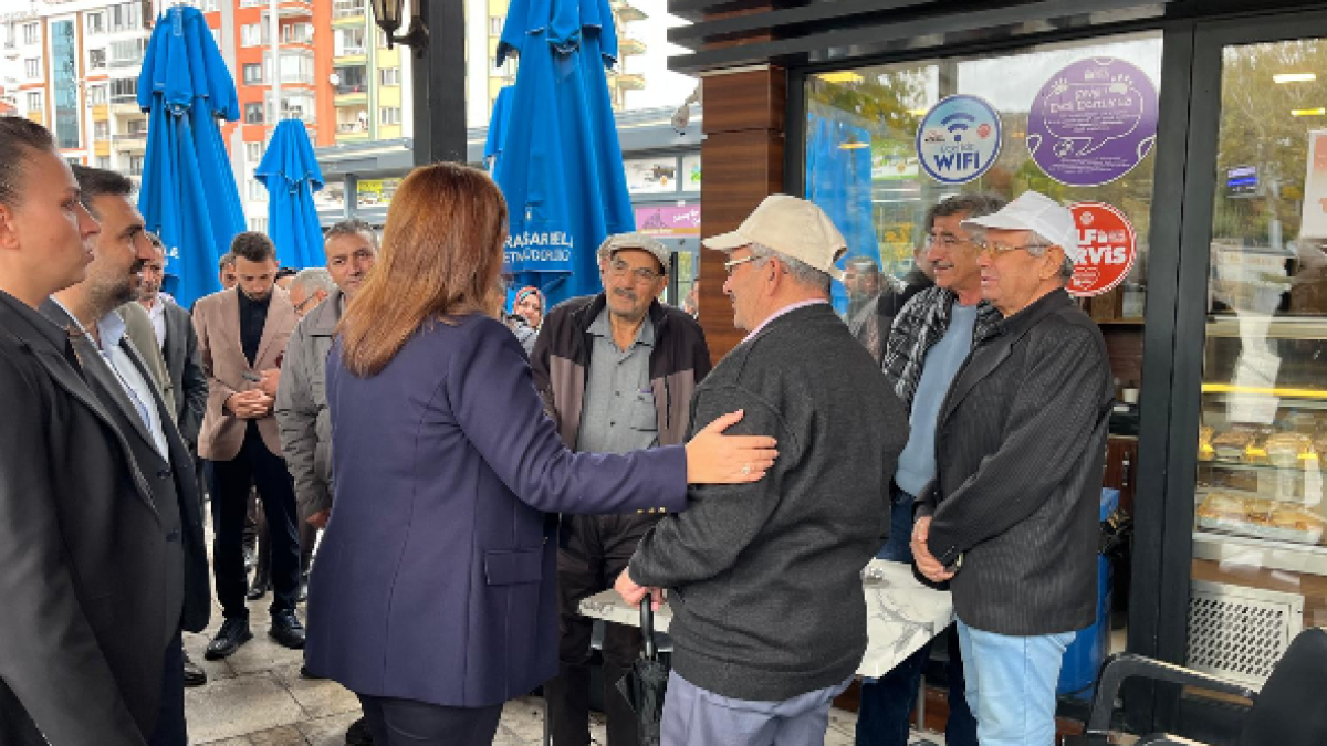 Afyonkarahisar'da Burcu Köksal’dan Sosyal Tesis Ziyareti: Vatandaşların Taleplerini Tek Tek Dinledi