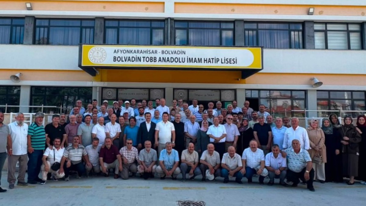 İmam Hatip Camiasını Buluşturan Program! Mezunlar Aynı Sofrada Bir Araya Geldi