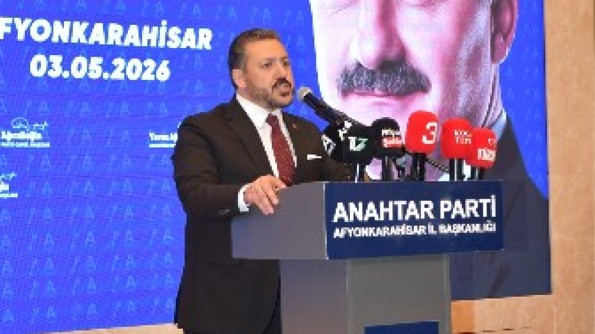 Millet artık bu tiyatroları izlemekten yorulmuştur.
