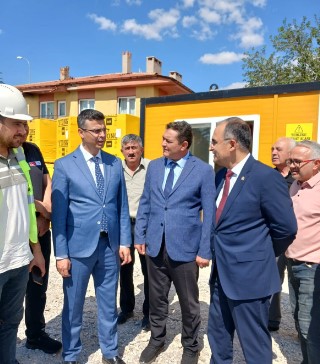 İl Sağlık Müdürü Uzm.Dr.Serhat Korkmaz ve milletvekili Dr. Hasan Arslan,Ziyaretlerine Devam ediyor