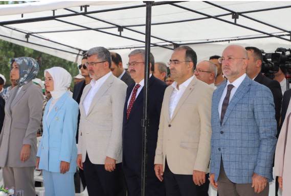 Aile ve Sosyal Hizmetler Bakanı Göktaş, Döğer Belediyesinin Toplu Açılış Töreni’nde konuştu.