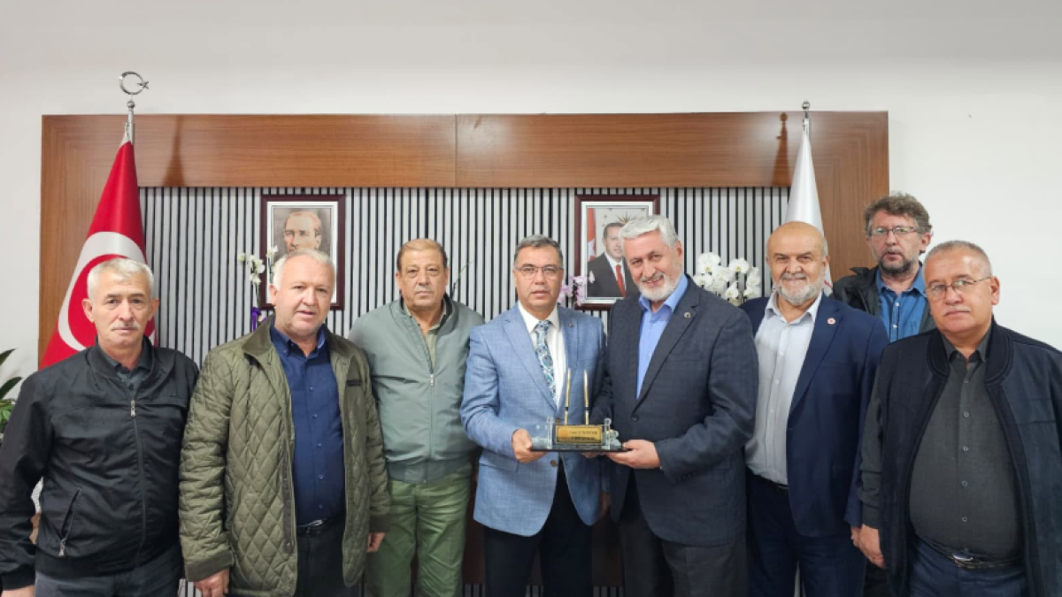 Eskişehir’de Nezaket Ziyareti: İsmail Altınkaynak Heyeti Makamında Ağırladı