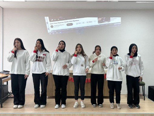 Zübeyde Hanım Kız Meslek Lisesi Öğrencilerinden İşaret Diliyle Anlamlı Kutlama