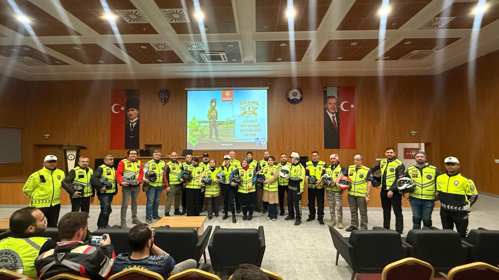 Karayolları Trafik Güvenliğini artırılması amacıyla ülke genelinde emniyetten, trafik eğitimi