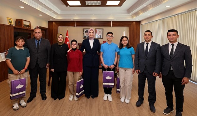 Afyonkarahisar Valisi Doç. Dr. Kübra Güran Yiğitbaşı, Dazkırılı Öğrencileri Misafir etti.