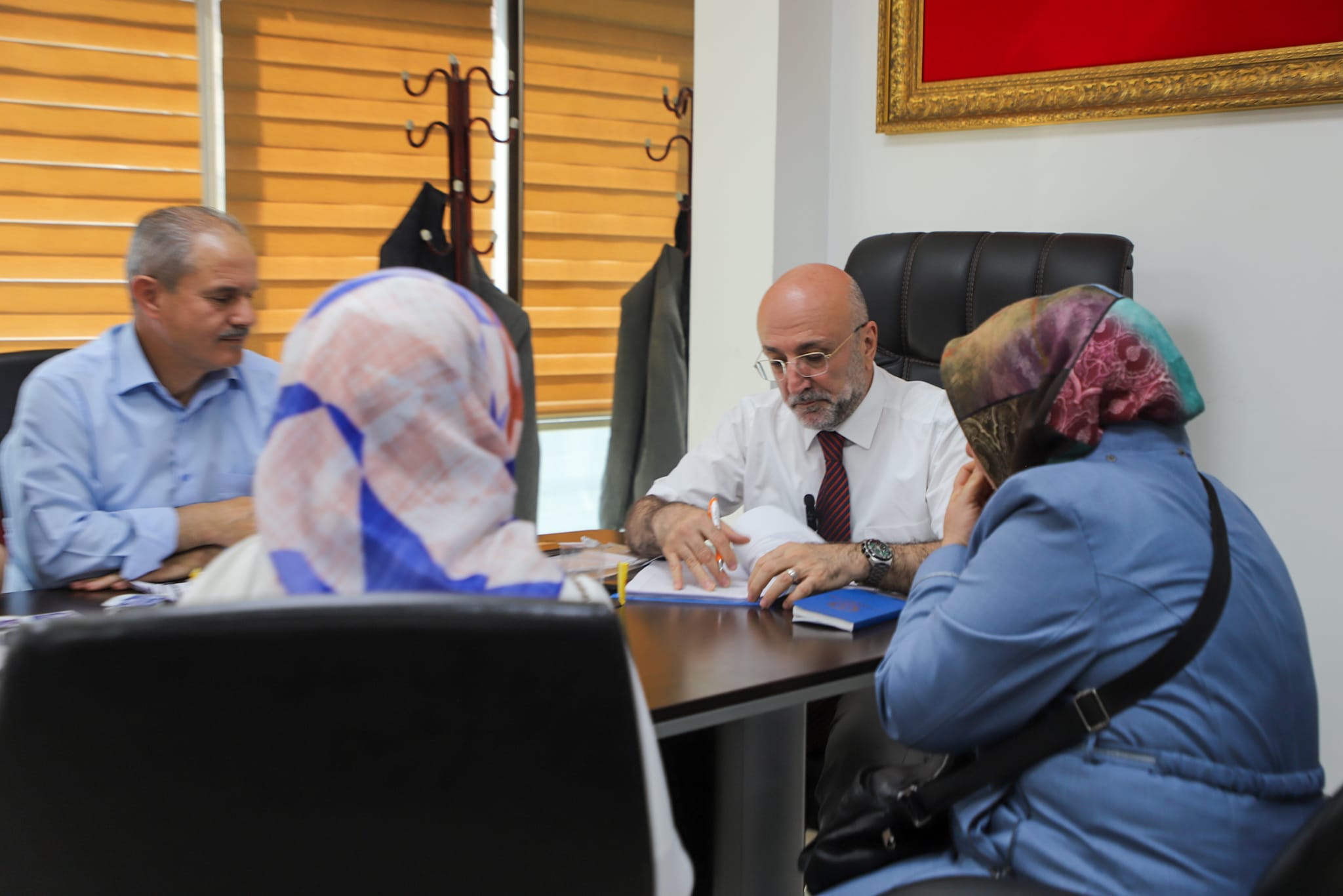 AK PARTİLİ ŞAHİN “KAPIMIZ DA GÖNLÜMÜZ DE MİLLETİMİZE AÇIK”*