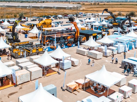  Afyon Blok Fuarı’nın ikincisinin düzenleneceğini sözlerine ekledi.