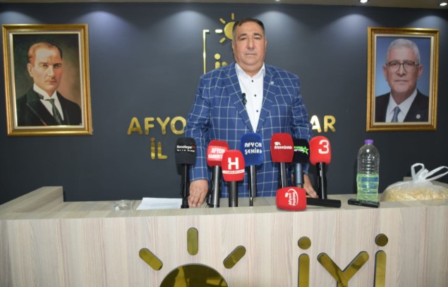 İl Başkanı Muhammet Mısırlıoğlu, haftalık basın toplantısında gündemi değerlendirdi.