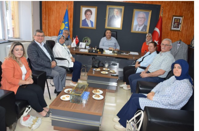 Afyon Muhtarları İYİ Parti İl Başkanlığını Ziyaret Etti - Galeri
