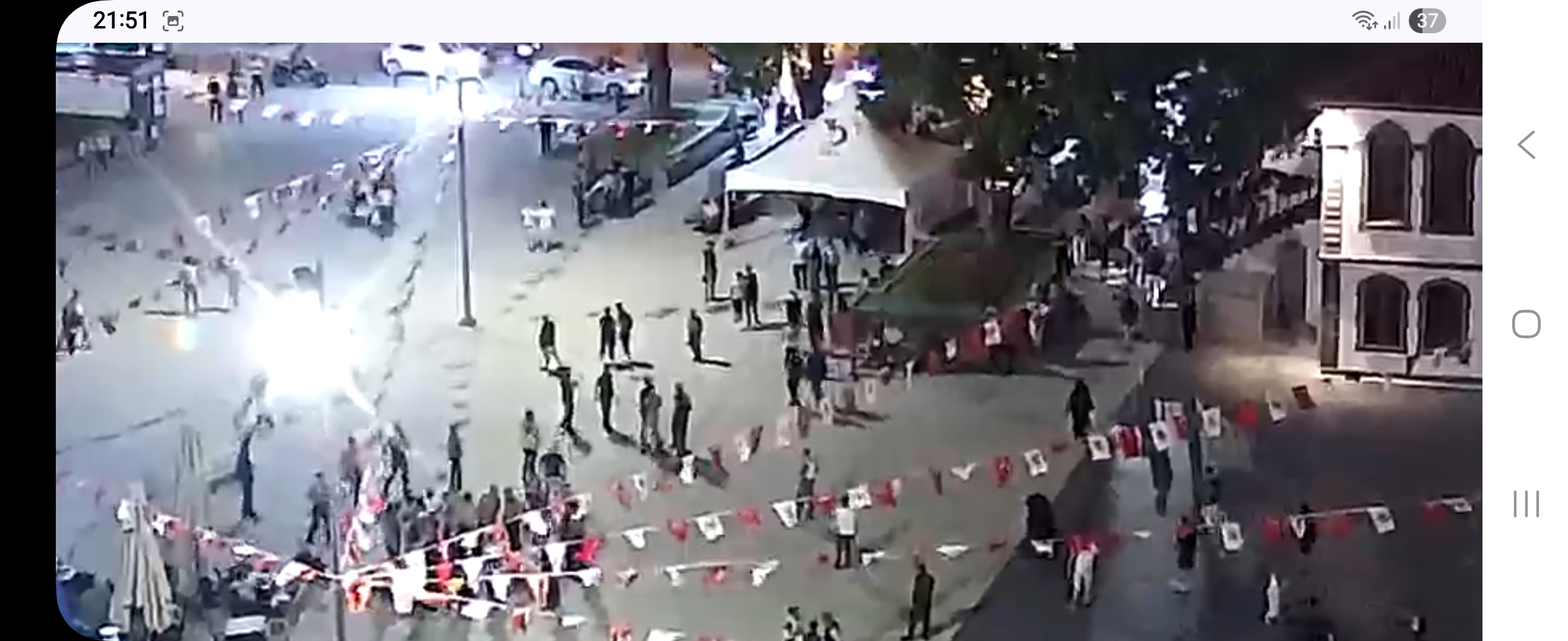 Afyonkarahisar Kent Meydanı’nda Alkollü Şahıs Silahla Terör Estirdi