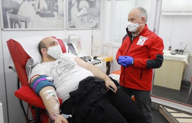 Rekor Kıran Hava Sıcaklıkları Kan Bağışlarını Etkiliyor 