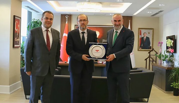 Afyon Gazeteciler Cemiyeti Başkanı Önder Artuk,  Ankara'da bir dizi ziyarette bulundu.