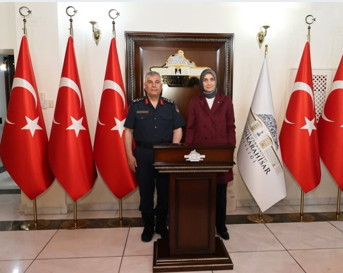 Jandarma Genel Komutanı Orgeneral Ali Çardakçı, Afyonkarahisar Valisi Doç. Dr. Kübra Güran Yiğitbaşı'ya ziyaret.