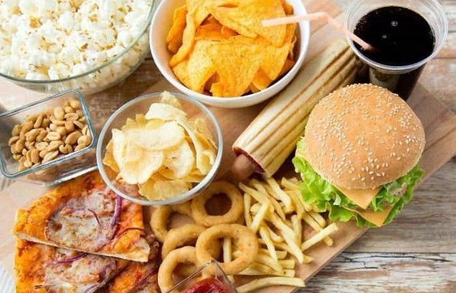 Okul Kantinindeki Masum Görünen Atıştırmalıklar Çocukların Dişlerini Tehdit Ediyor…