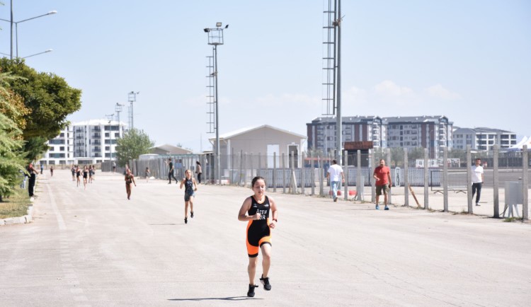 4. Bölge 3. Final Etabı Triatlon Yarışları Afyonkarahisar’da 95 Sporcunun Katılımıyla Tamamlandı