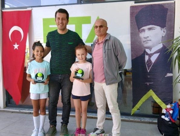 Afyonkarahisarlı Tenisçilerden Sonbahar Kupasında Büyük Başarı