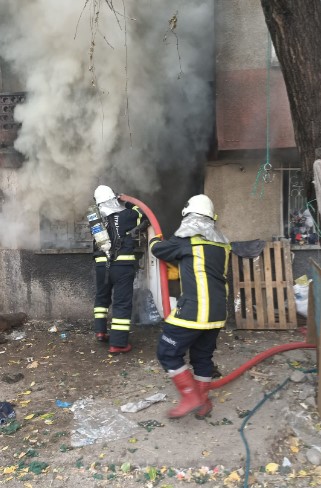 Afyonkarahisar’da Marulcu Mahallesi’nde Yangın Paniği