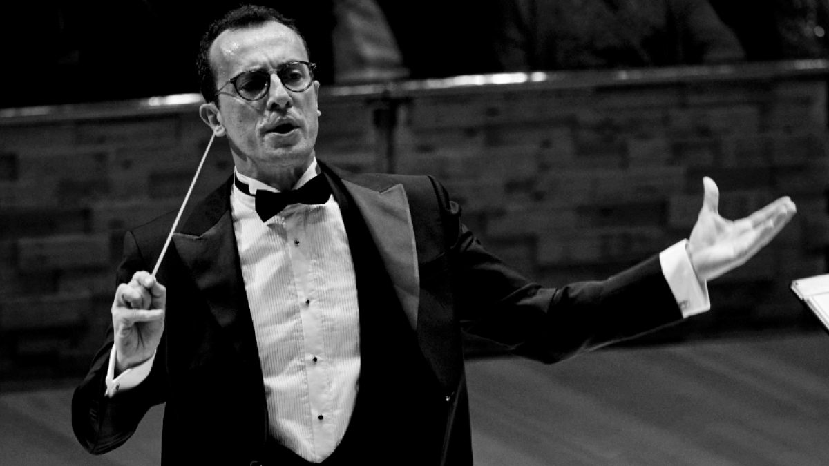 “İki Asırlık Sanat Yolculuğunu Dünyanın Seçkin Sahnelerinde Sürdürüyor”