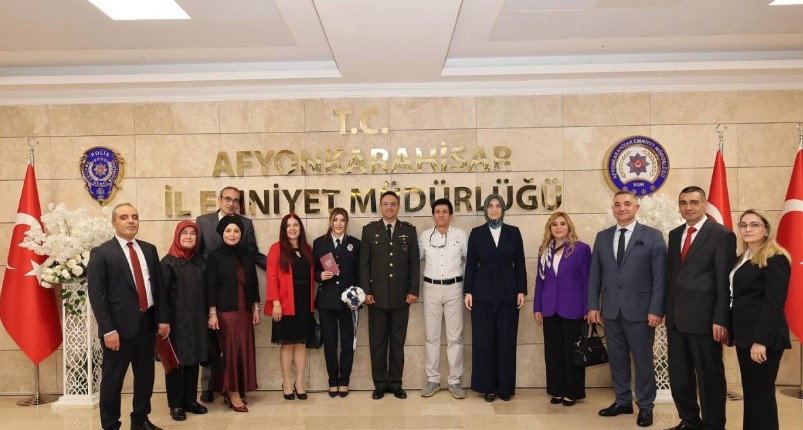 Devlet Ana Vali Yiğitbaşı, Polis Memuru İnce ile Bando Binbaşı Ürün'ün Nikah Törenine Katıldı