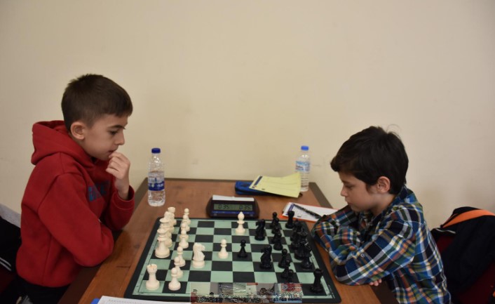 2025-2026 Sezonu Açılış Satranç Turnuvası Çiğiltepe Spor Salonu’nda Tamamlandı!