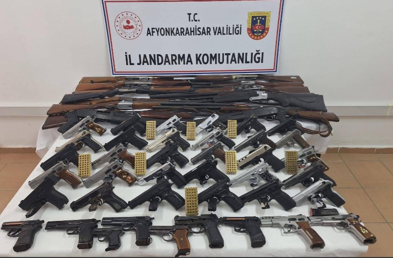 Sandıklı’da Düğünlerde Silah Atılmasına Yönelik Operasyonda 22 Şüpheli Gözaltına Alındı