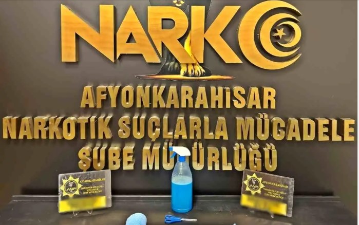 Afyonkarahisar’da Sokak Satıcılarına Operasyon: 3 Kişi Tutuklandı