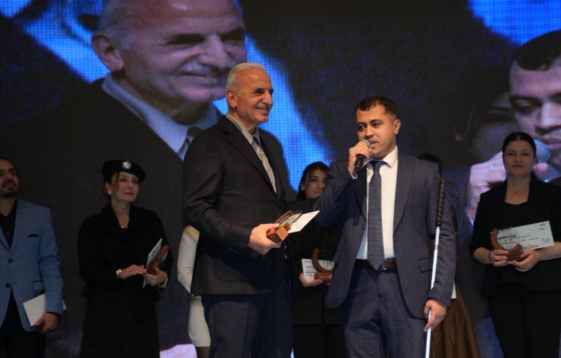 AFYONLU ÖĞRETMENDEN GURURLANDIRAN BAŞARI 