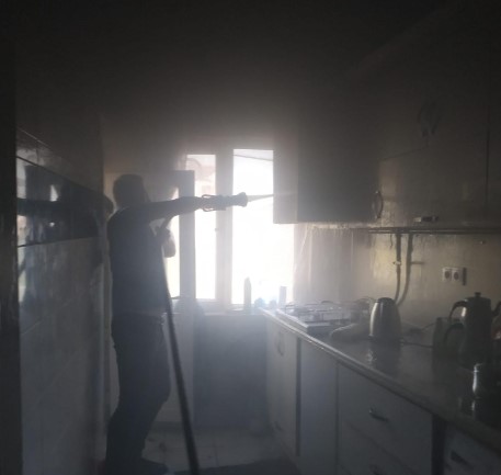 Emirdağ Belediyesi İtfaiye ve Zabıta Ekiplerinin Hızlı Müdahalesi Olası Faciayı Önledi